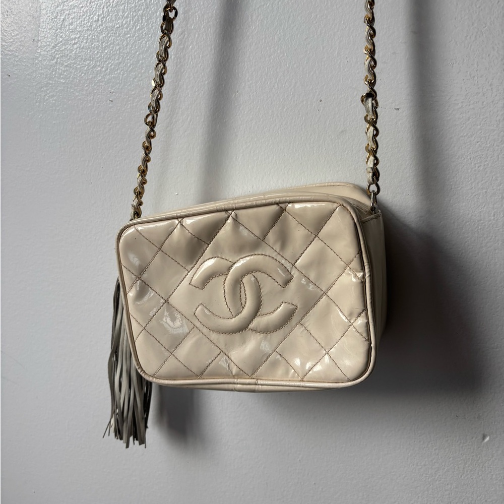 CHANEL 80's Vintage Camera Quilted Bag - Picture 4 of 13